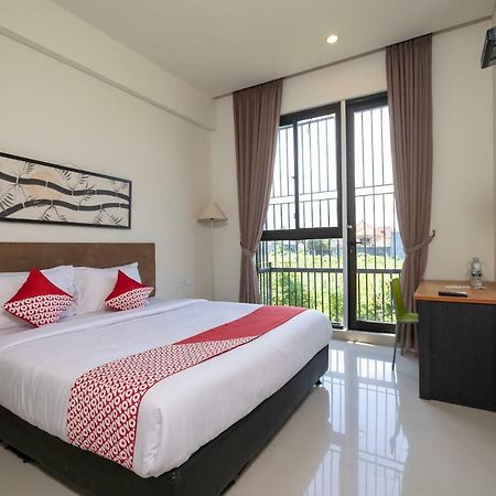 Oyo 697 Olivia Inn Denpasar 레기안 외부 사진