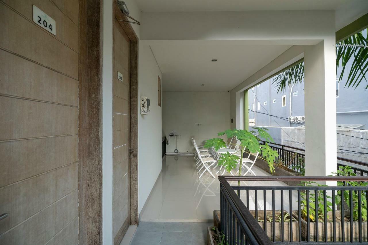 Oyo 697 Olivia Inn Denpasar 레기안 외부 사진
