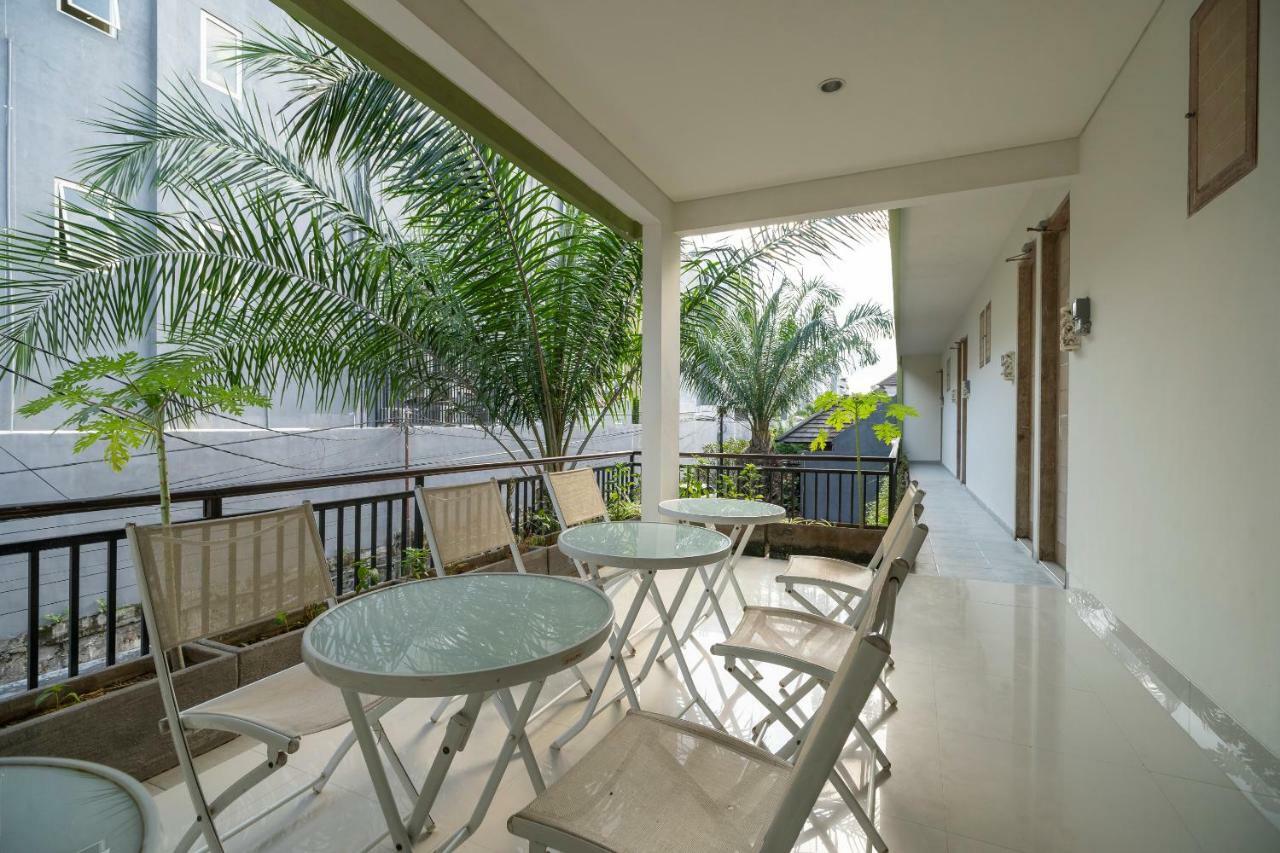 Oyo 697 Olivia Inn Denpasar 레기안 외부 사진
