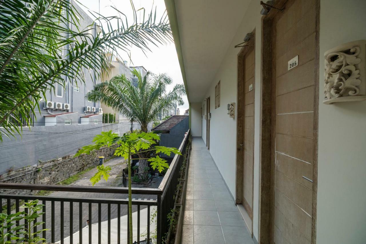 Oyo 697 Olivia Inn Denpasar 레기안 외부 사진