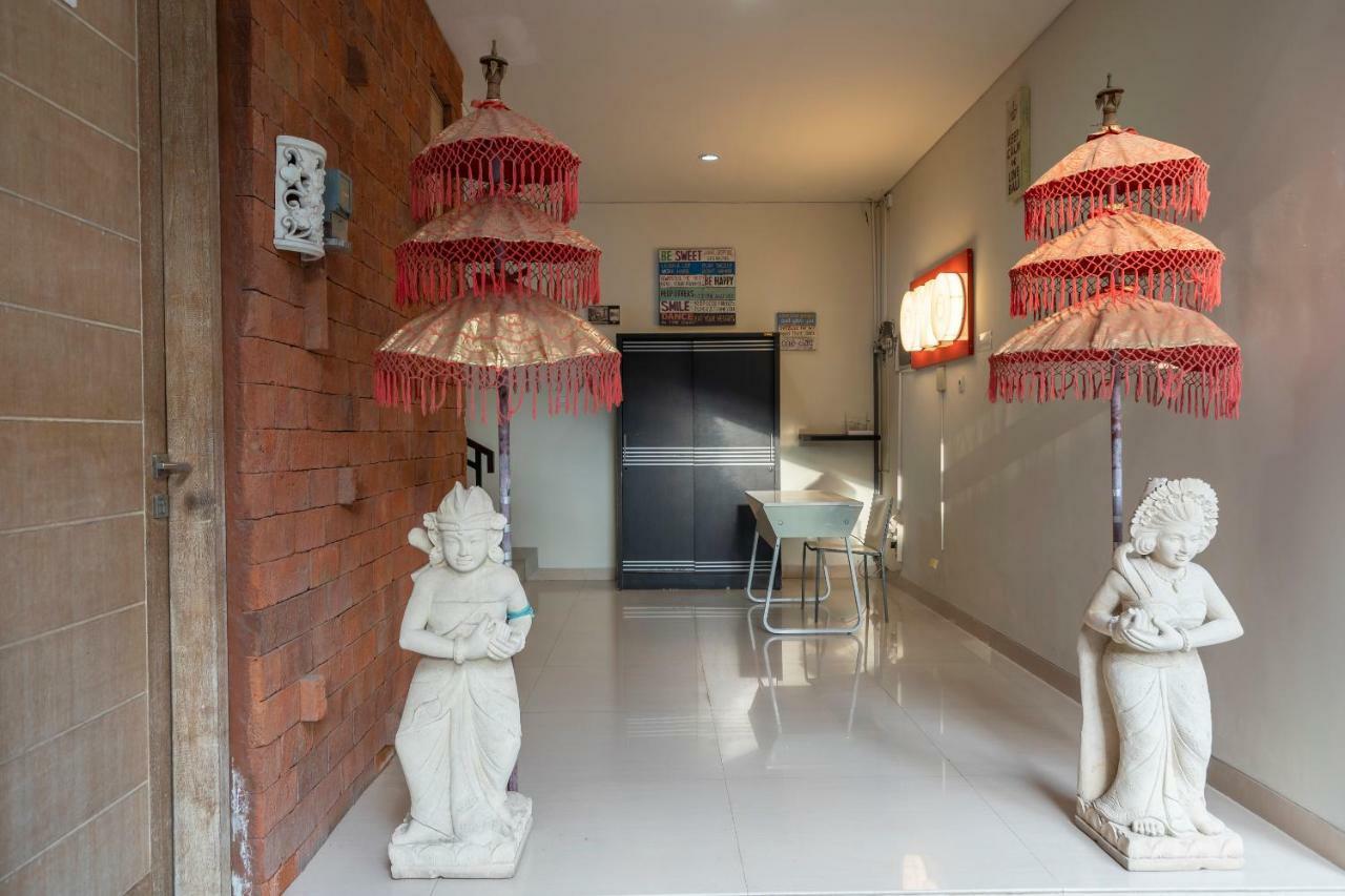 Oyo 697 Olivia Inn Denpasar 레기안 외부 사진