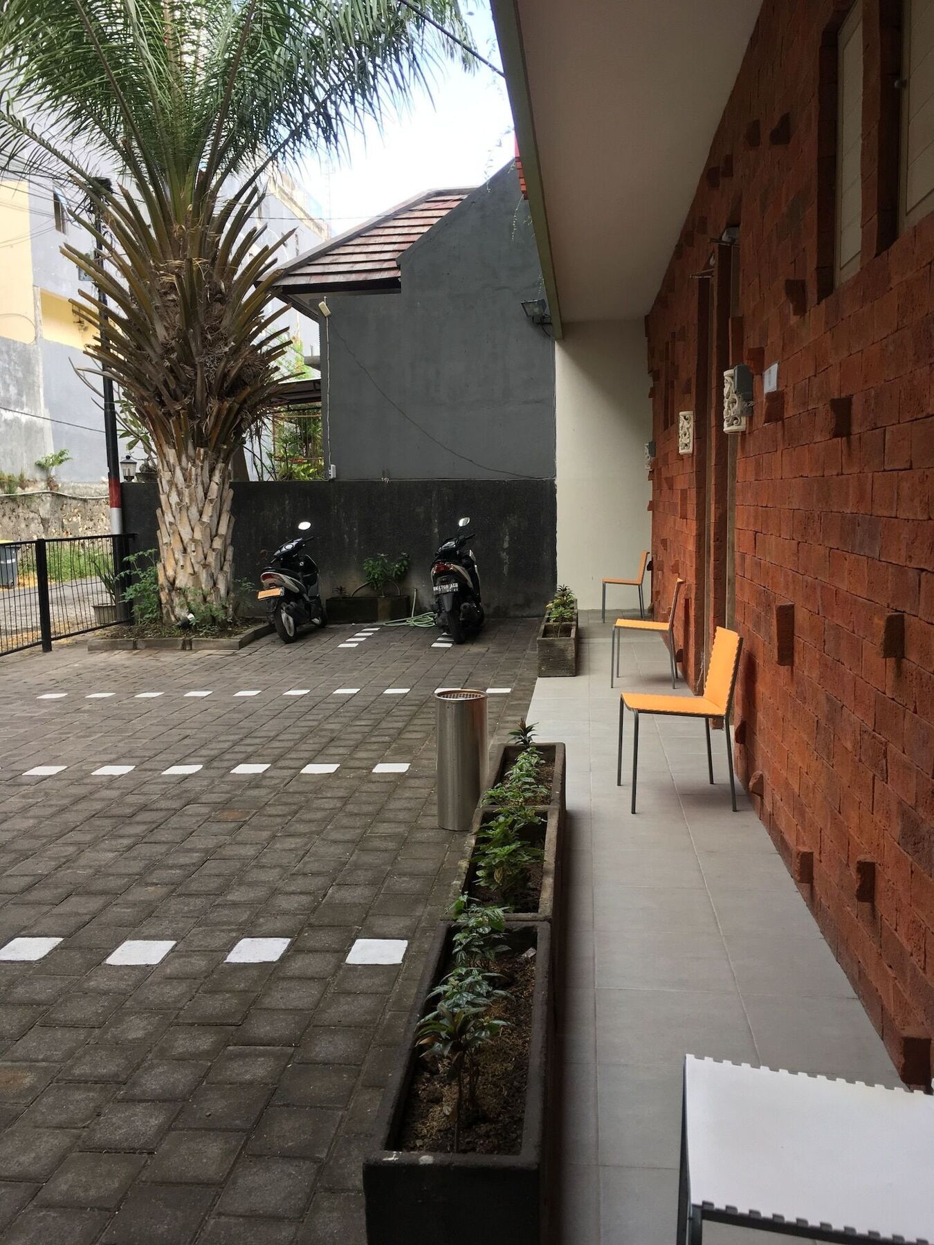 Oyo 697 Olivia Inn Denpasar 레기안 외부 사진