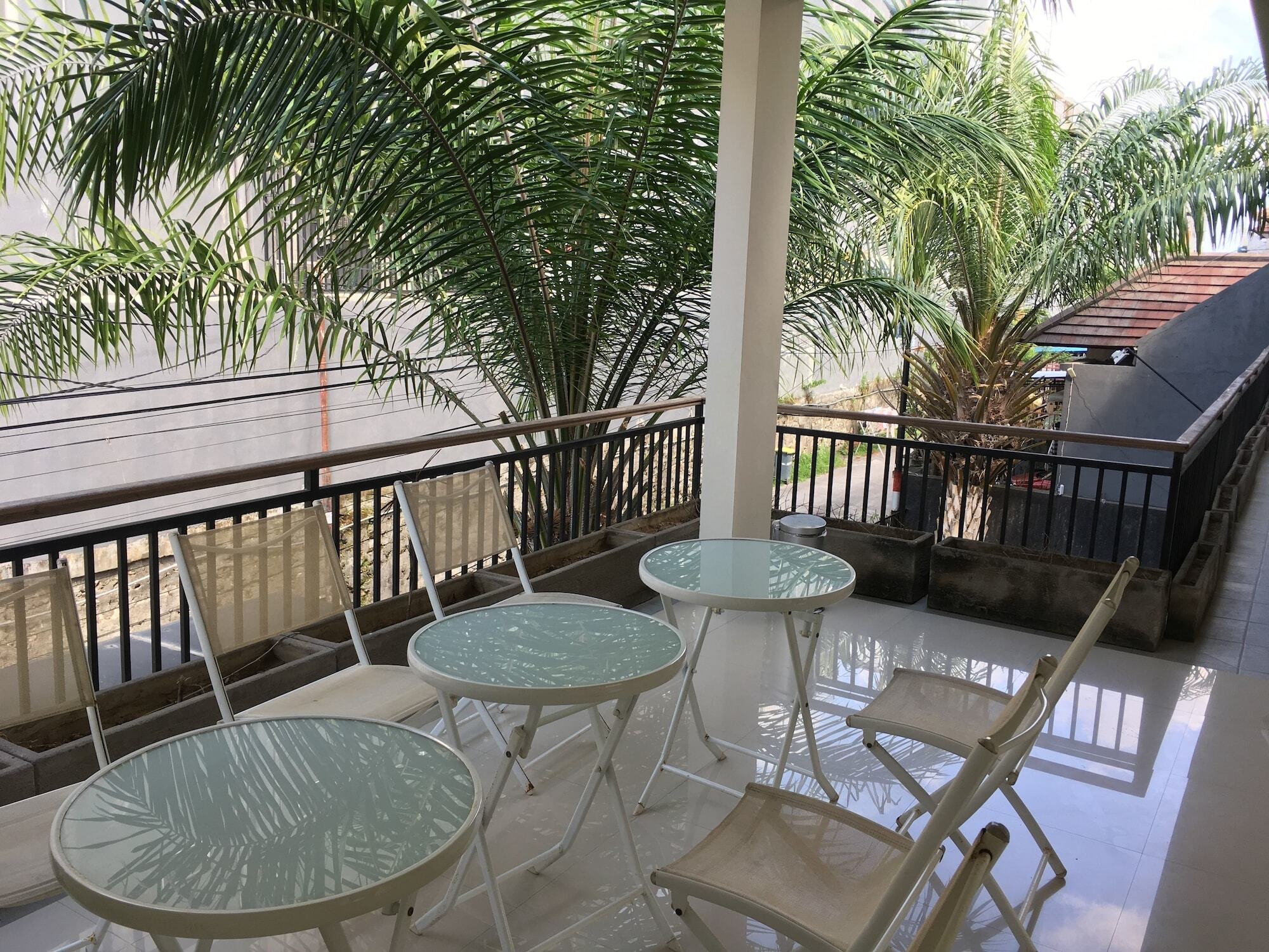 Oyo 697 Olivia Inn Denpasar 레기안 외부 사진