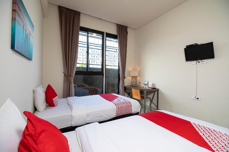 Oyo 697 Olivia Inn Denpasar 레기안 외부 사진